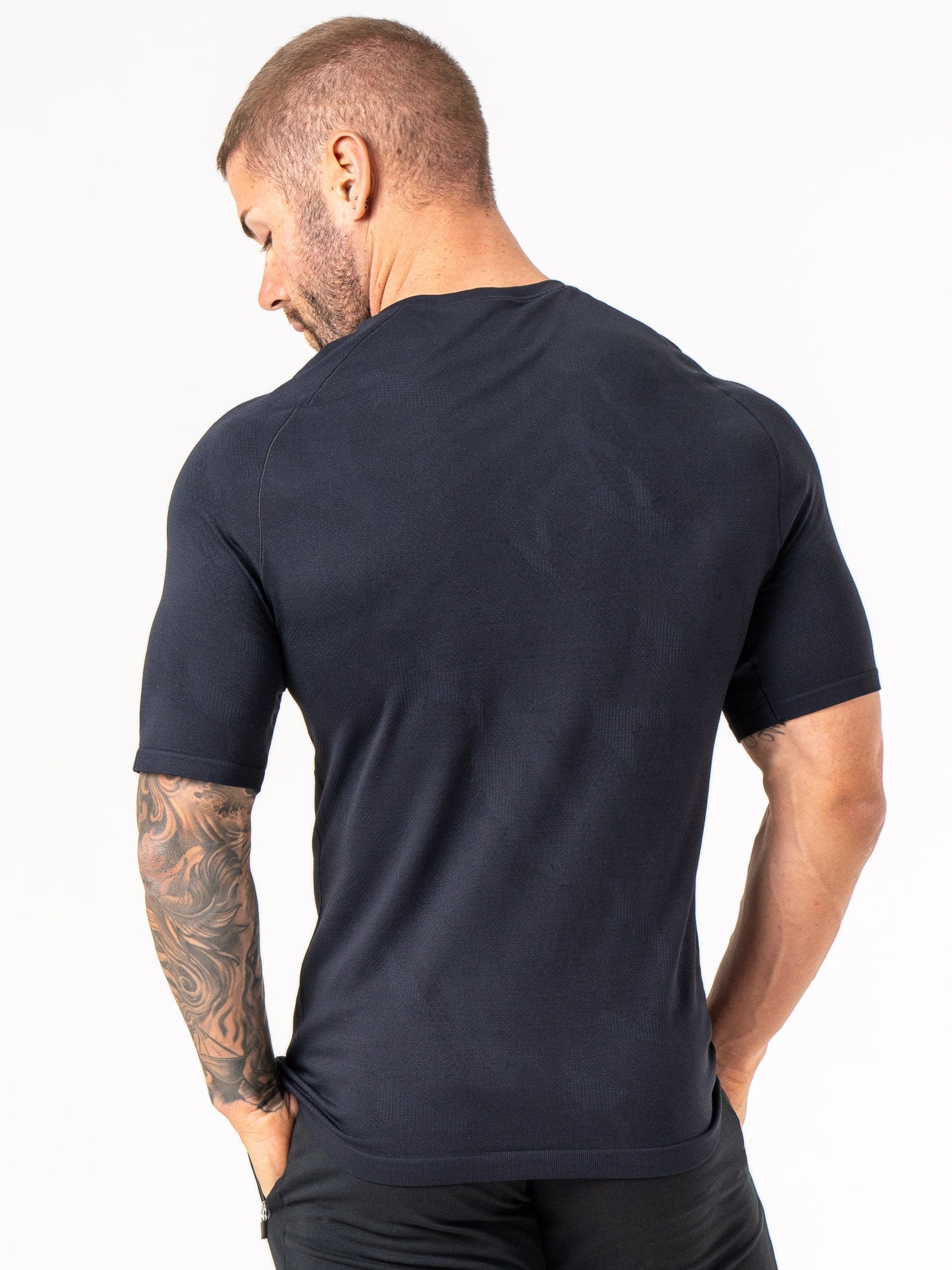 Aero Core Seamless T-Shirt - Black 2 Aero Core Seamless T-Shirt - Black