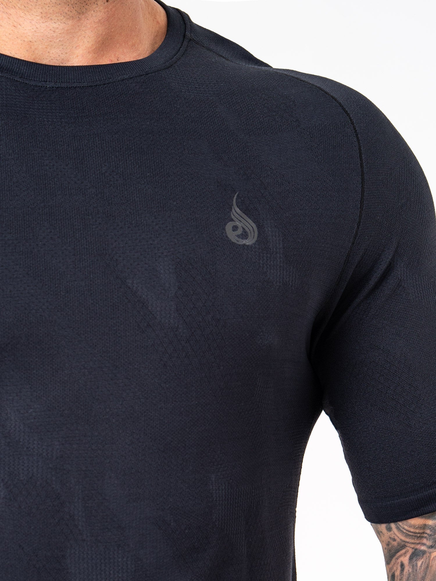 Aero Core Seamless T-Shirt - Black 4 Aero Core Seamless T-Shirt - Black