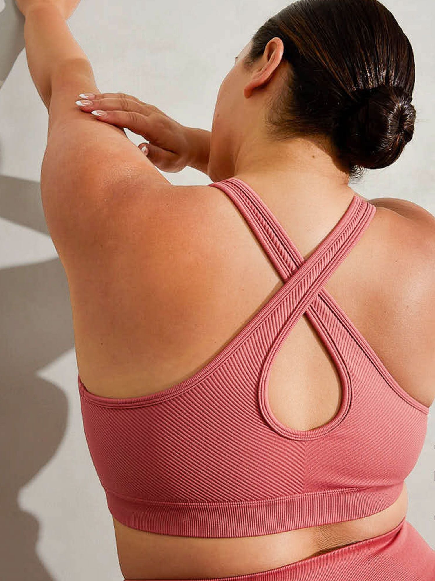 Circuit Rib Seamless Sports Bra - Dusty Red 2 Circuit Rib Seamless Sports Bra - Dusty Red