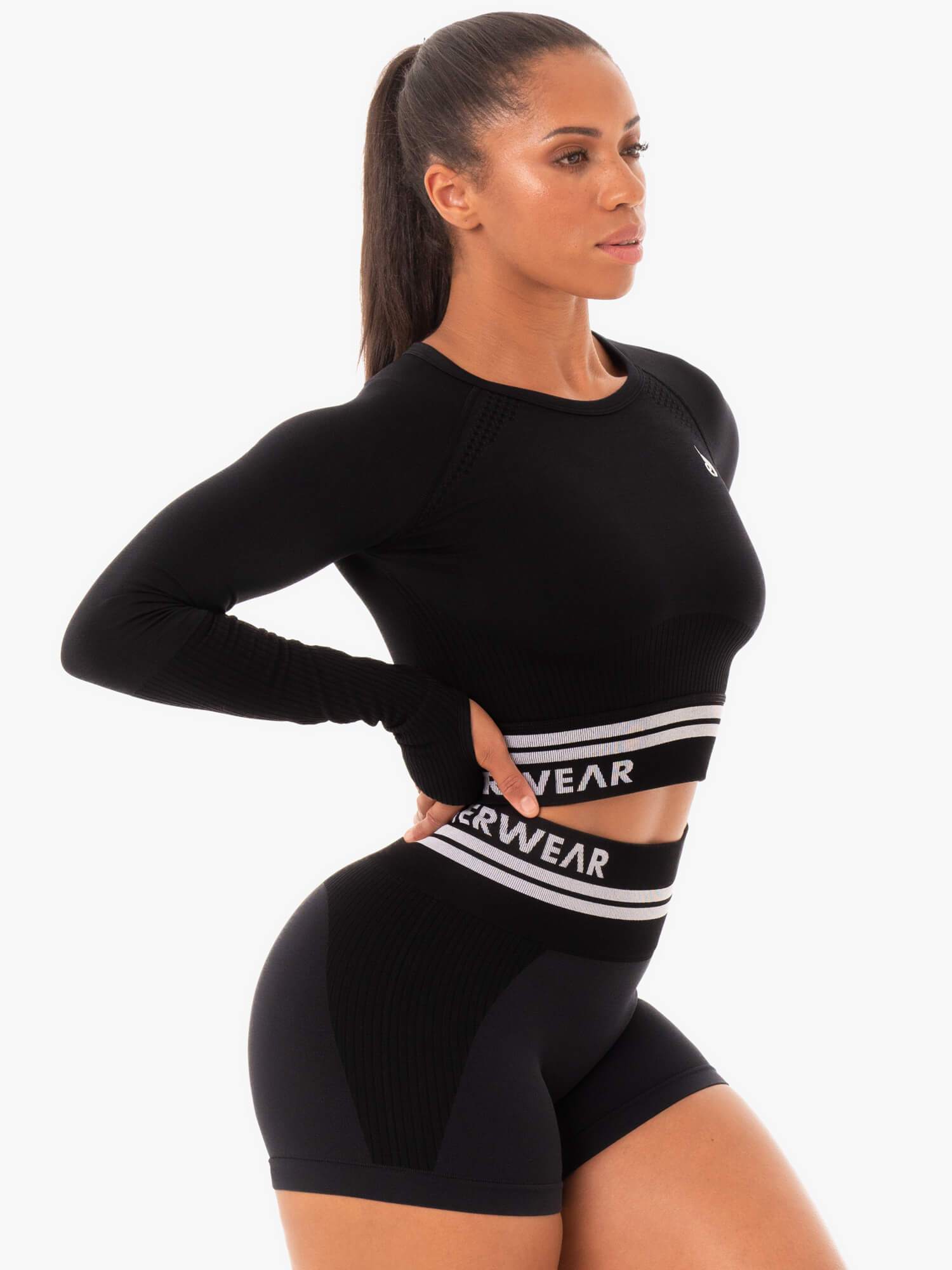 Freestyle Seamless Long Sleeve Crop - Black 11 Freestyle Seamless Long Sleeve Crop - Black