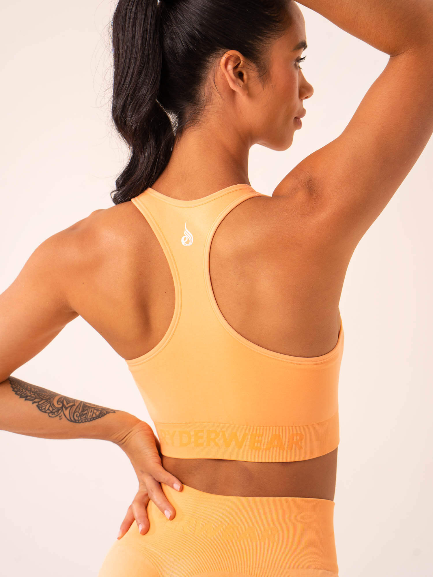 Lift Seamless High Neck Sports Bra - Mango 2 Lift Seamless High Neck Sports Bra - Mango